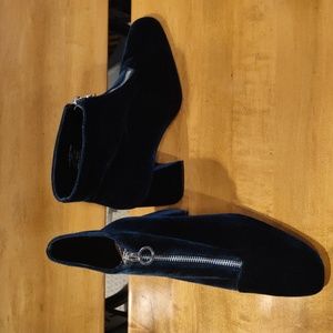 Zara Trafaluc size 37 blue velvet front zip chunk heeled boots